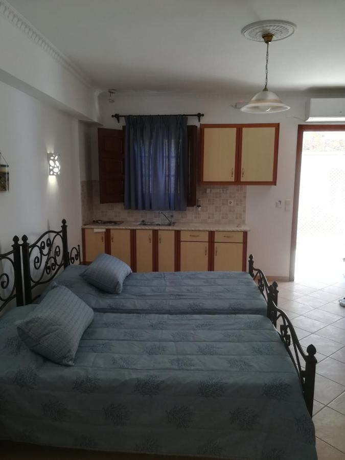 Leonidas Apartments Kamari  Ngoại thất bức ảnh