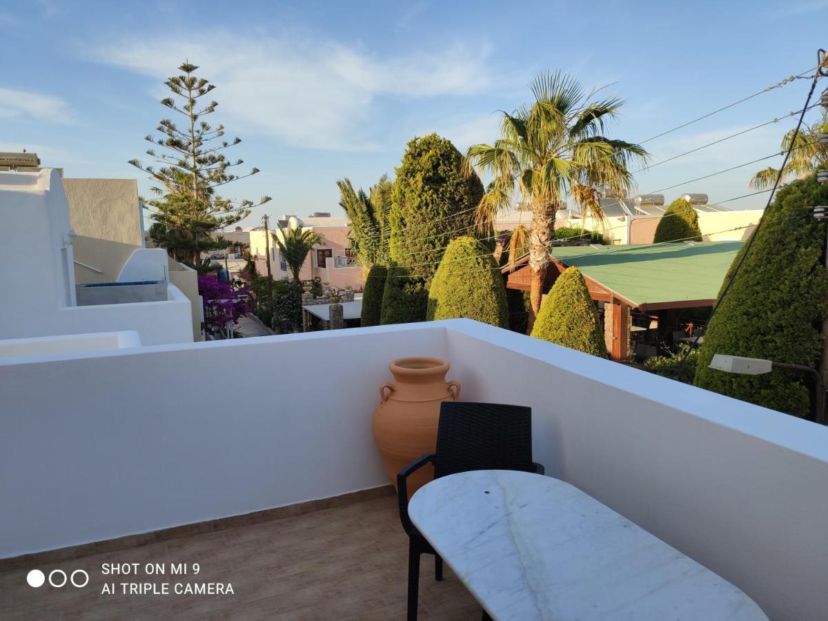 Leonidas Apartments Kamari  Ngoại thất bức ảnh