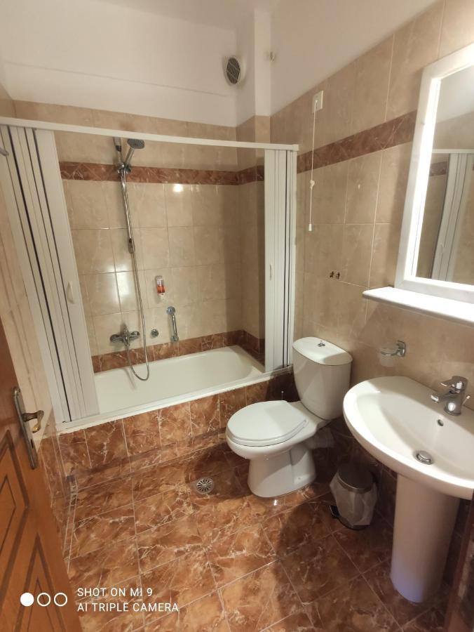 Leonidas Apartments Kamari  Ngoại thất bức ảnh