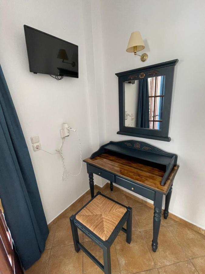 Leonidas Apartments Kamari  Ngoại thất bức ảnh