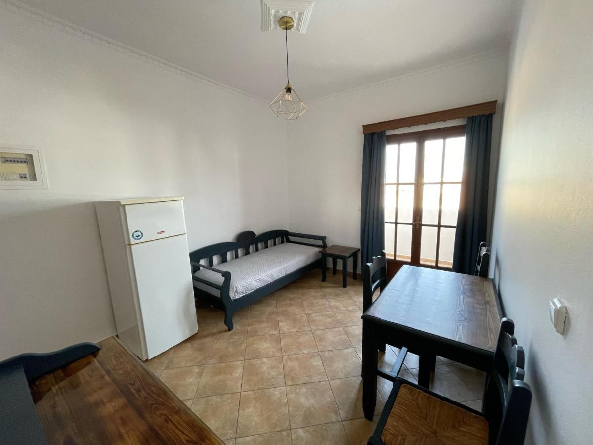 Leonidas Apartments Kamari  Ngoại thất bức ảnh