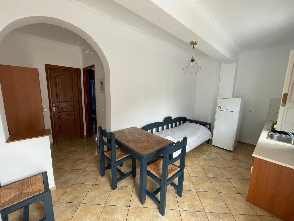 Leonidas Apartments Kamari  Ngoại thất bức ảnh