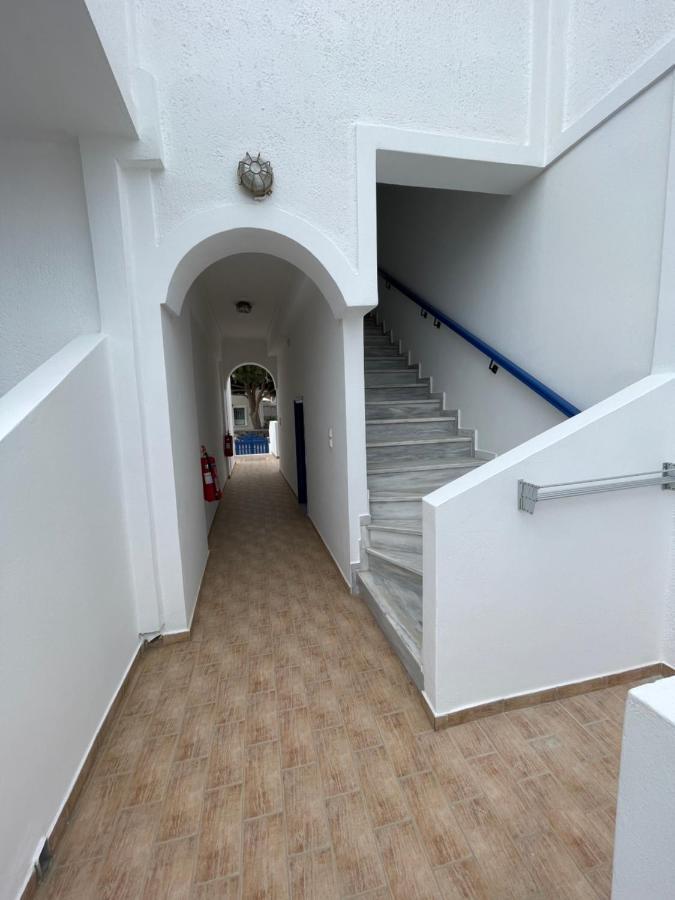 Leonidas Apartments Kamari  Ngoại thất bức ảnh